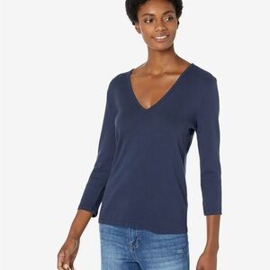 Black Michael stars 3/4 sleeve v neck top